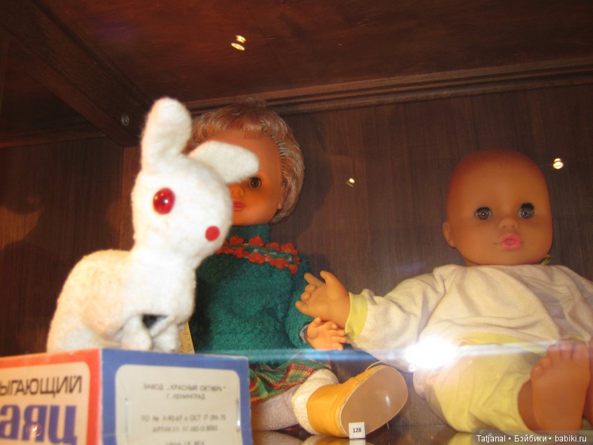 Выставка кукол "Дочки-матери"