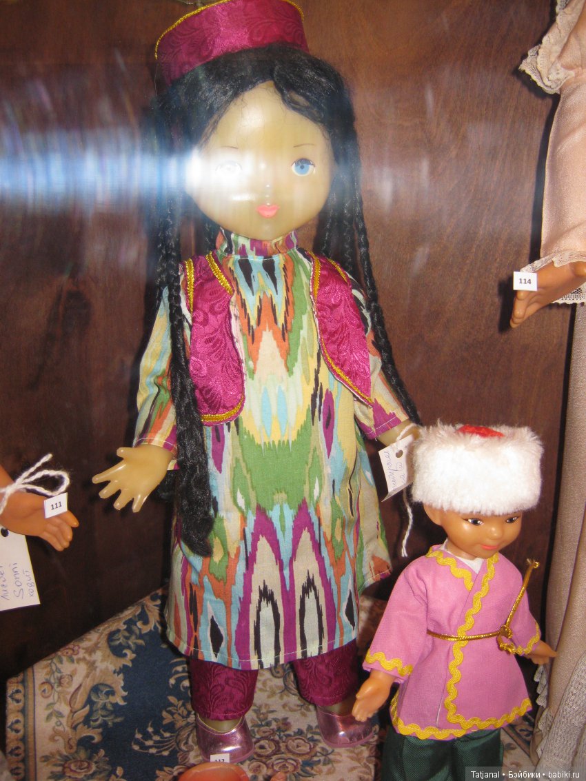 Выставка кукол "Дочки-матери"