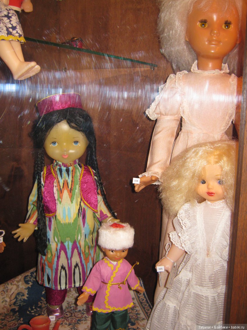 Выставка кукол "Дочки-матери"