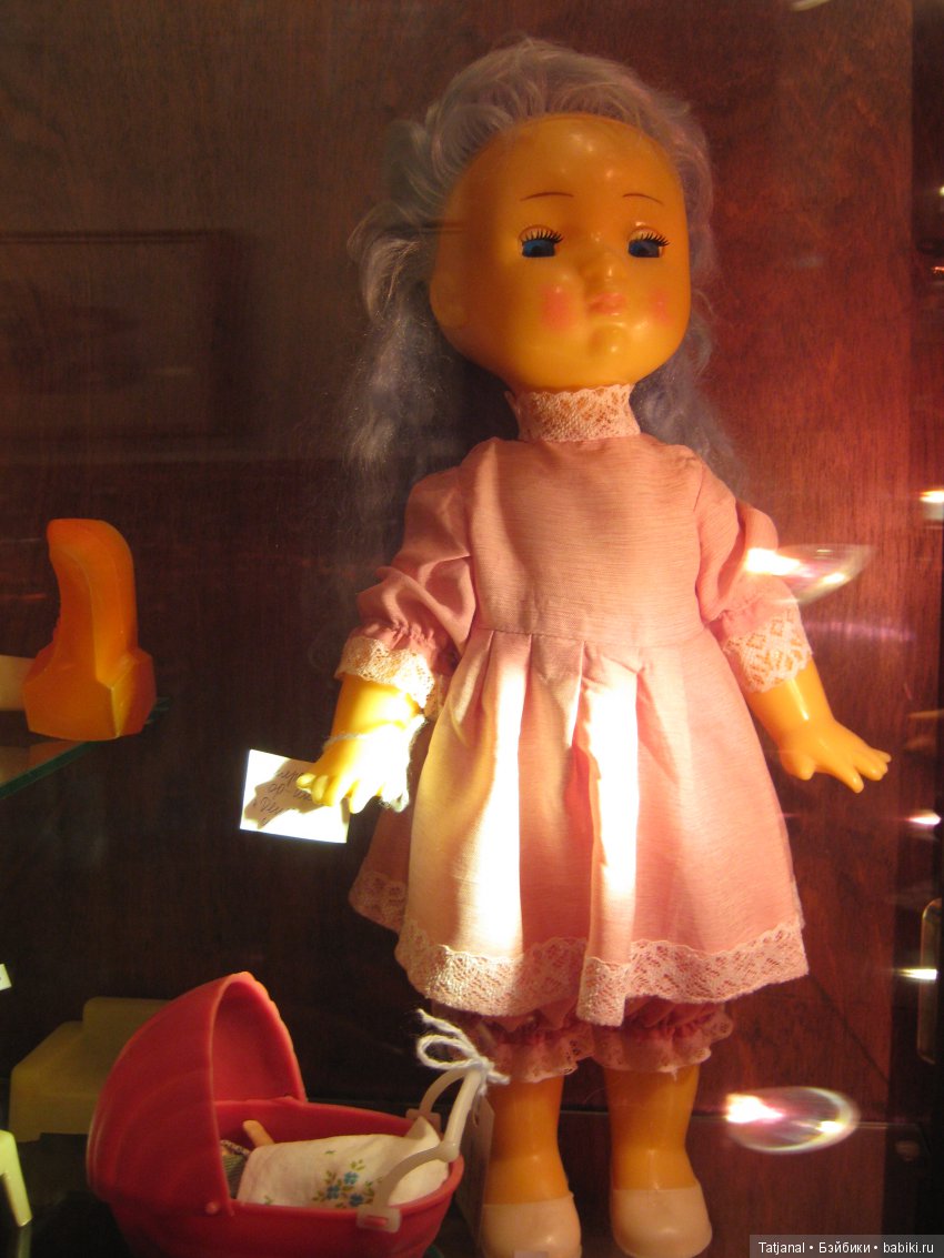 Выставка кукол "Дочки-матери"