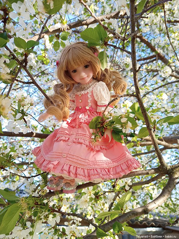 Дарла в весеннем саду — Куклы Ruby Red (Руби Ред) Fashion Friends: Siblies (фото 6)