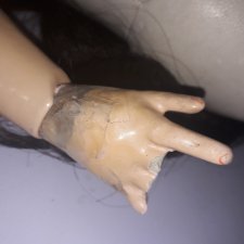 Лепка недостающих пальцев у антикварной куклы