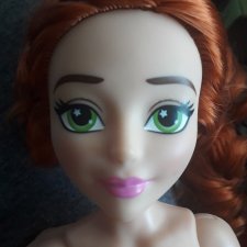 Из Бэтгёрл в Русалочку