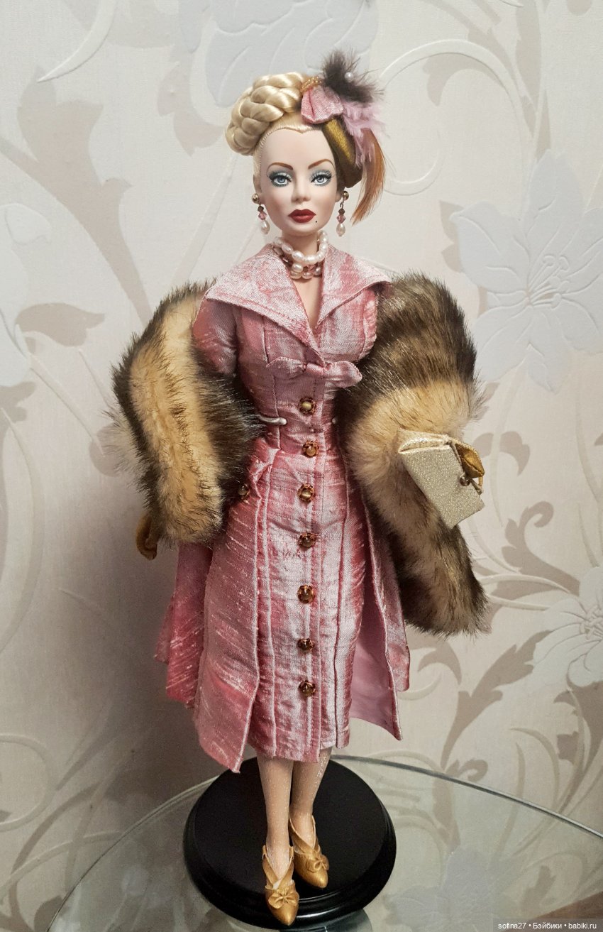 И вот она в полном образе