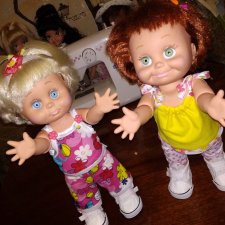 Сара в обновке