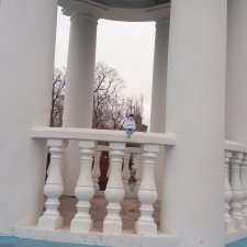 Эдна на прогулке
