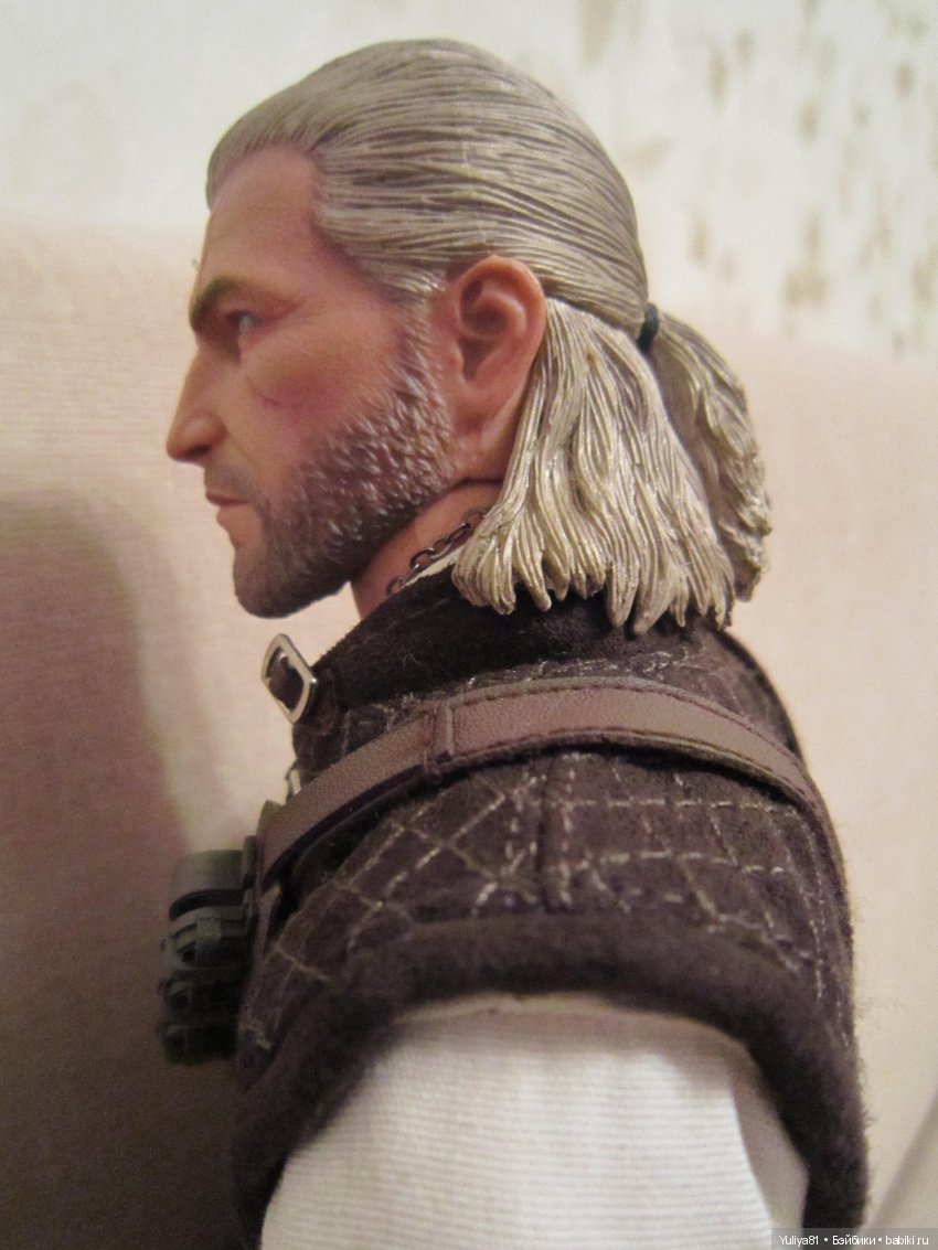 Фигурка ведьмака Геральта — MTToys The White Wolf 1/6 Geralt (фото 6)