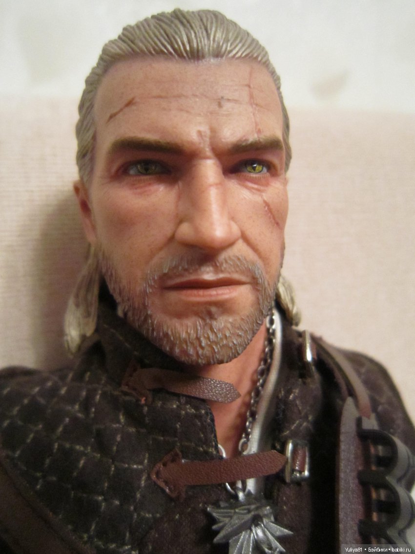 Фигурка ведьмака Геральта — MTToys The White Wolf 1/6 Geralt (фото 4)