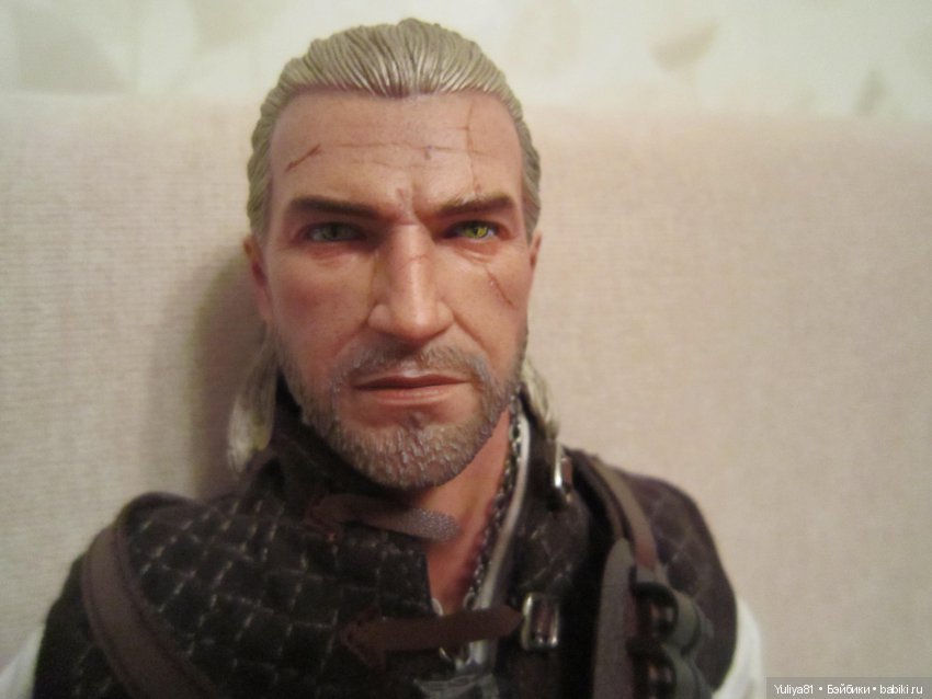 Фигурка ведьмака Геральта — MTToys The White Wolf 1/6 Geralt (фото 3)