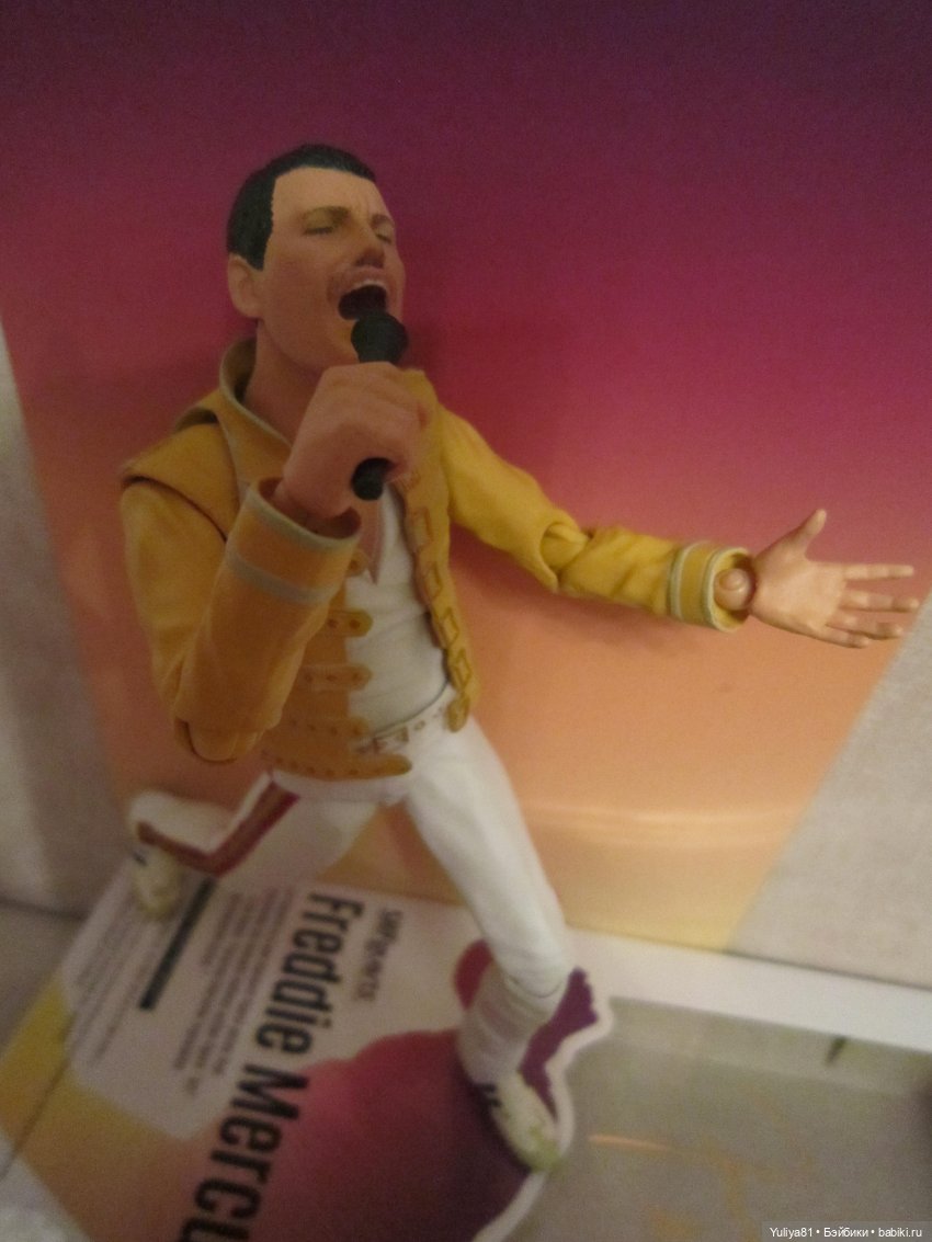 Фигурка Фредди Меркьюри Bandai