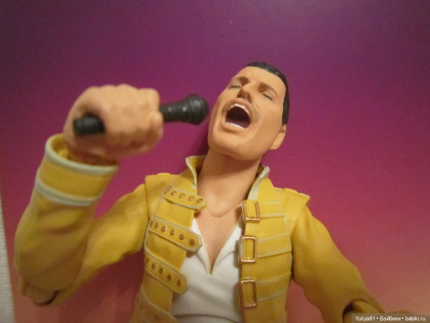 Фигурка Фредди Меркьюри Bandai