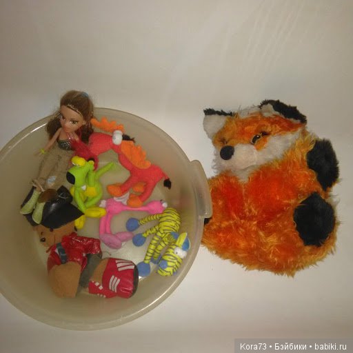 А у нас вот у почтовых ящиков выставили)