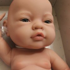 Крупненький виниловый ароматизированный пупс от Paola Reina 45см.