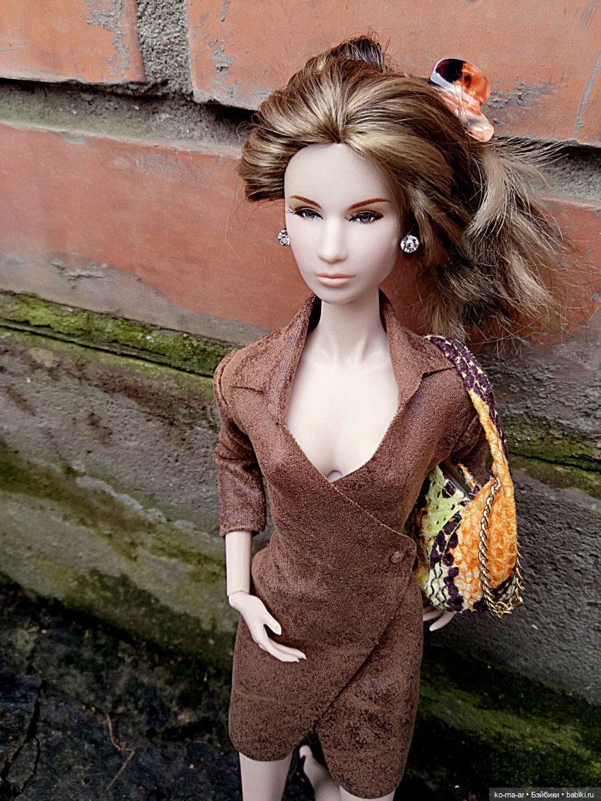 Zoe Benson или Зоя Николаевна Бессонова