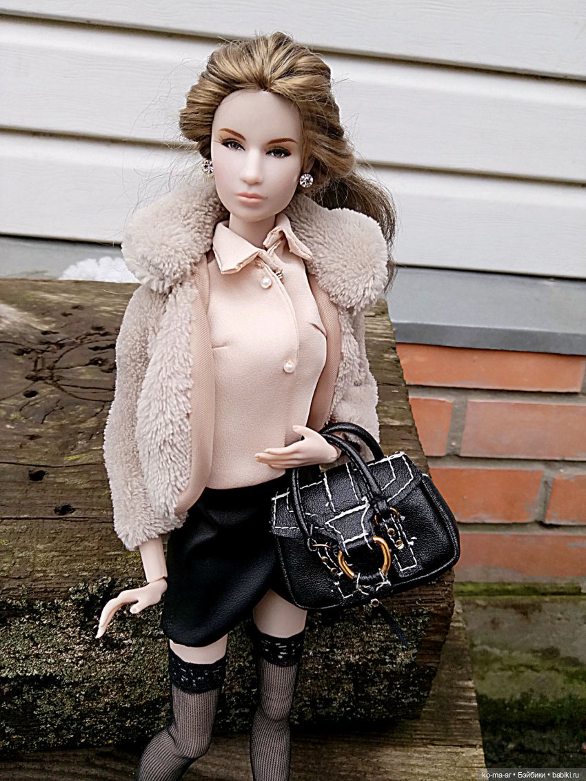 Zoe Benson или Зоя Николаевна Бессонова