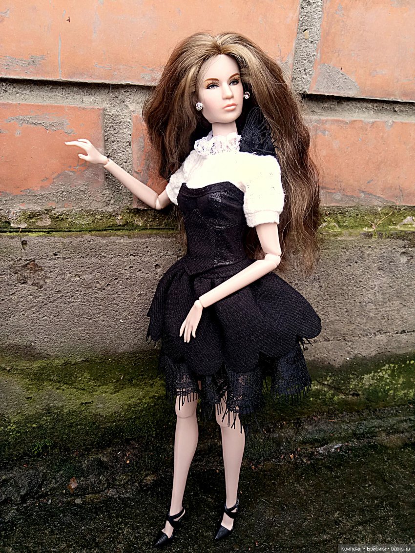 Zoe Benson или Зоя Николаевна Бессонова