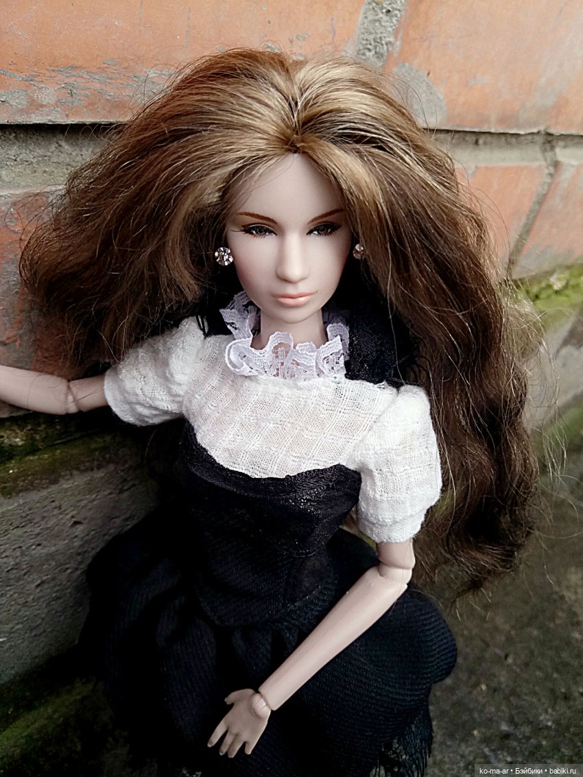 Zoe Benson или Зоя Николаевна Бессонова