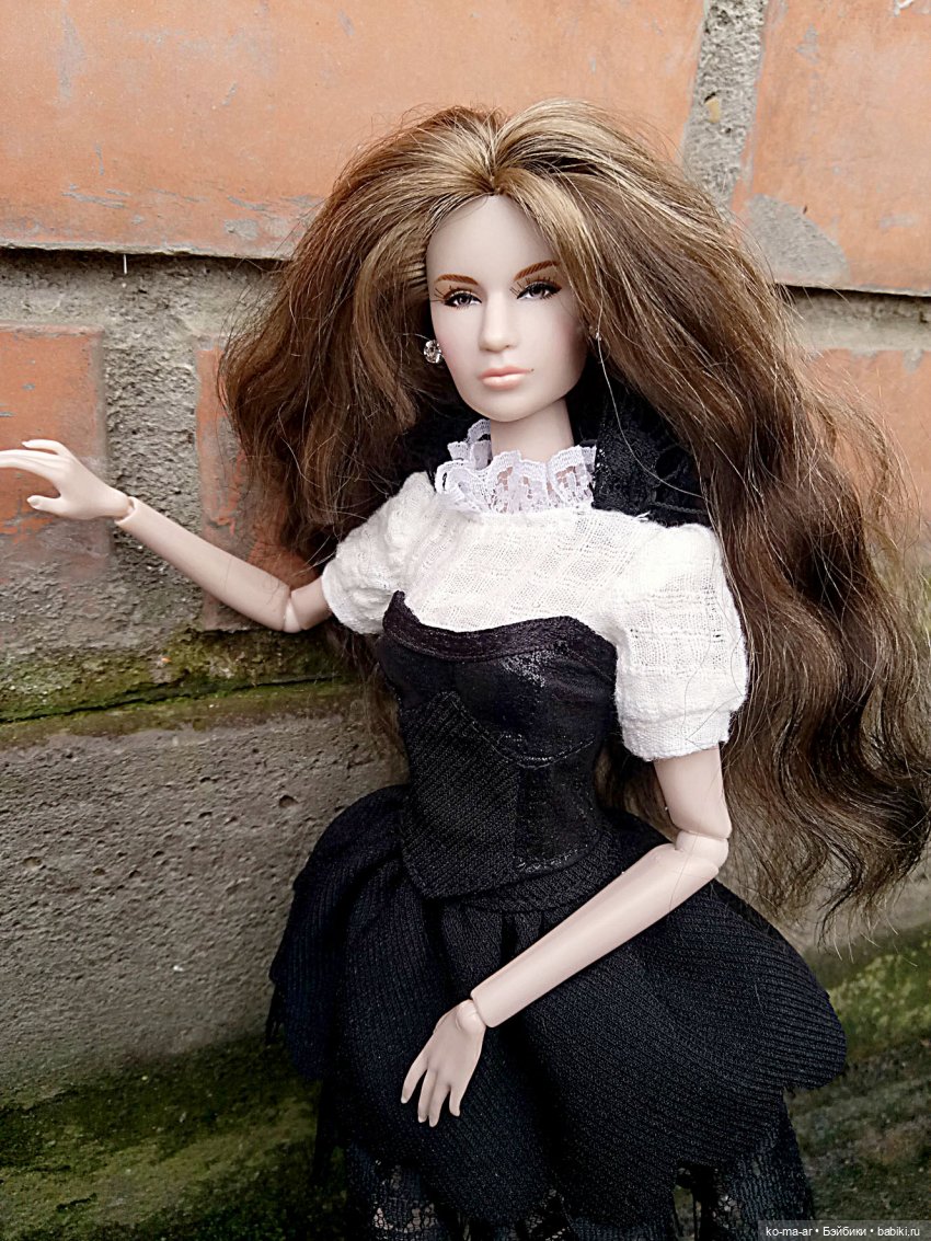 Zoe Benson или Зоя Николаевна Бессонова