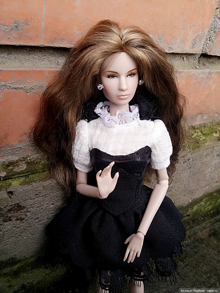 Zoe Benson или Зоя Николаевна Бессонова