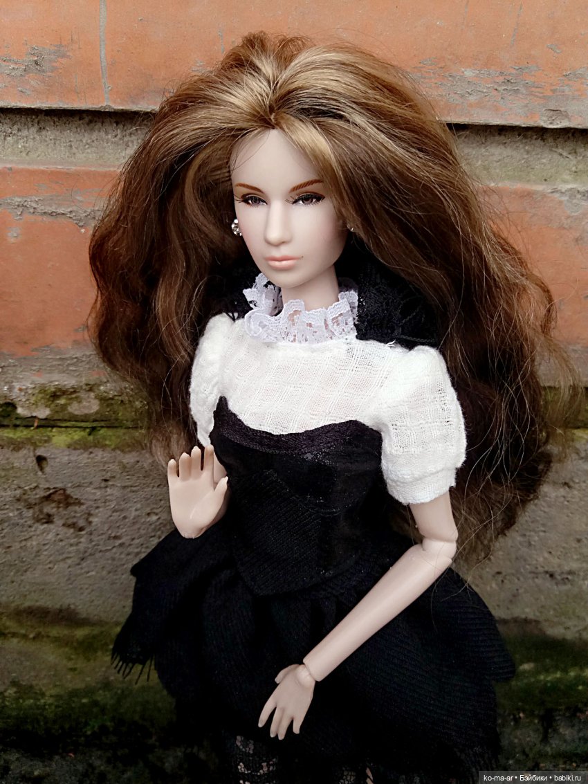 Zoe Benson или Зоя Николаевна Бессонова