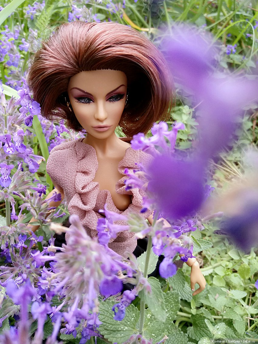 Райна Ахмади (Rayna Ahmadi)