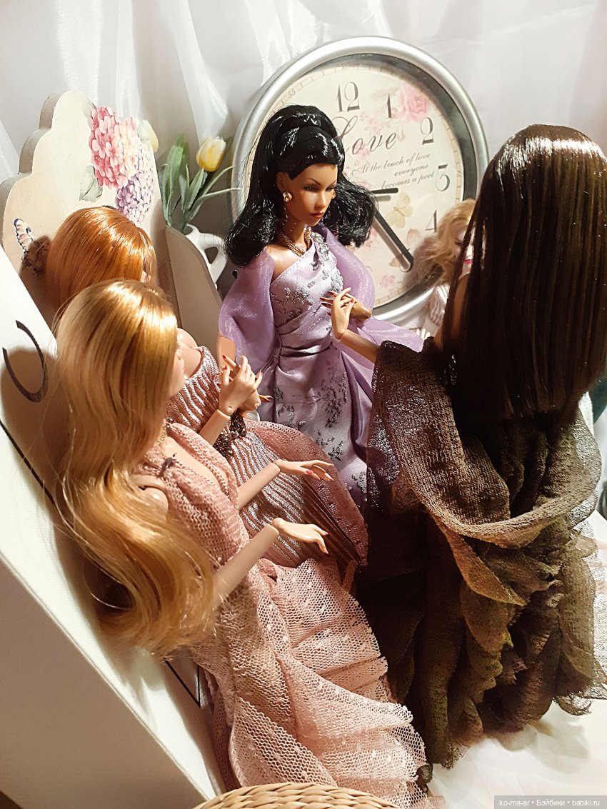 Как девушки собирались на бал