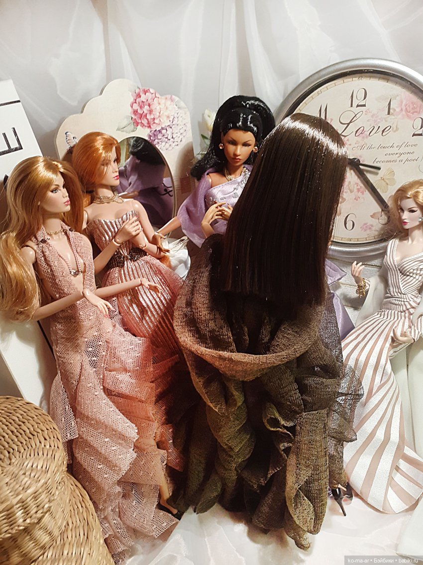 Как девушки собирались на бал