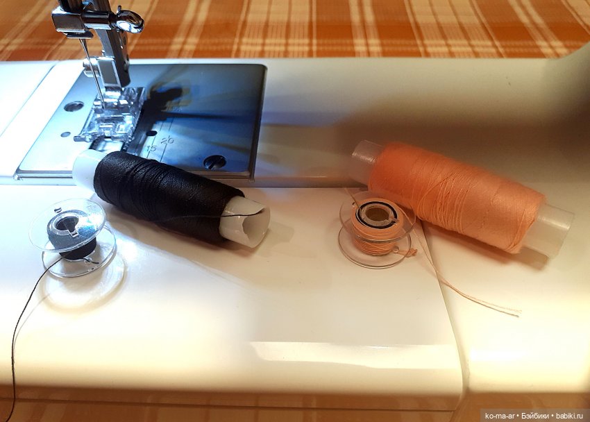 Почему швейная машинка зажевывает нитку. Что делать если швейная машинка зажевывает нитки снизу.