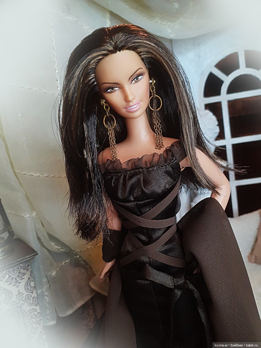 Barbie Laser-Leatherette Dress и все мои Анны-Лары