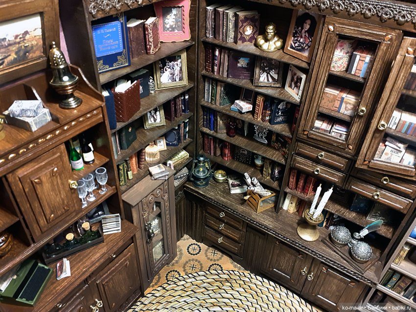 Уголок маленького книголюба