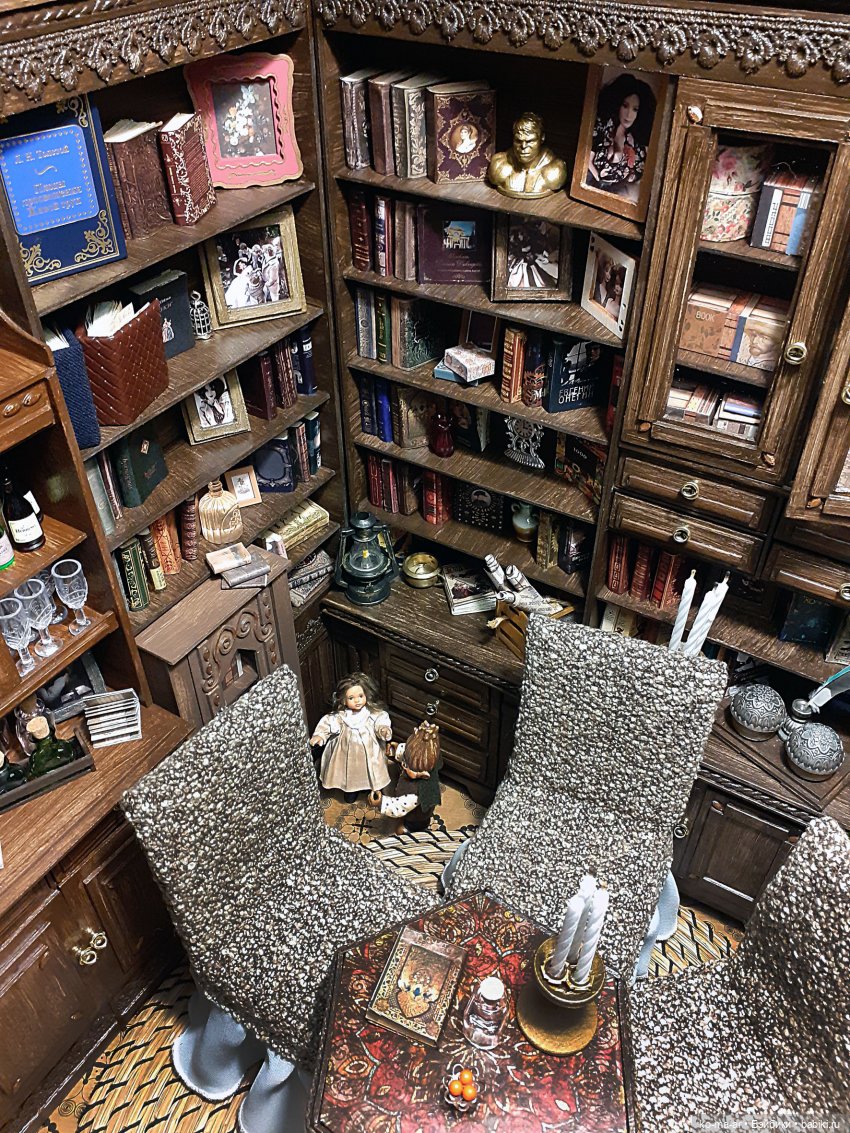 Уголок маленького книголюба