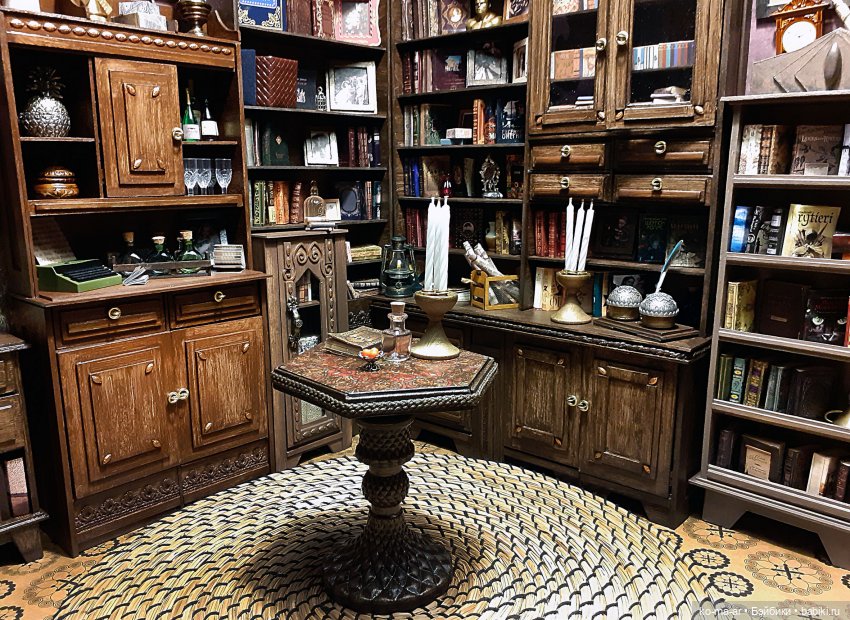 Уголок маленького книголюба