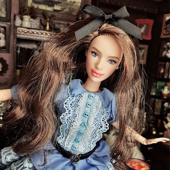 Ванесса в Зазеркалье