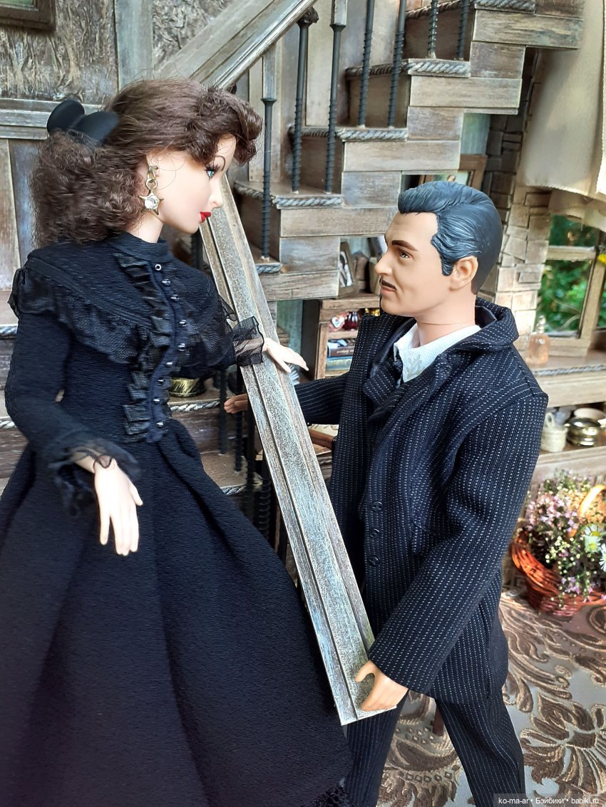 Комната с лестницей и окном