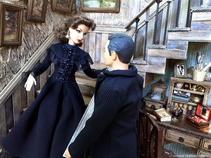 Комната с лестницей и окном