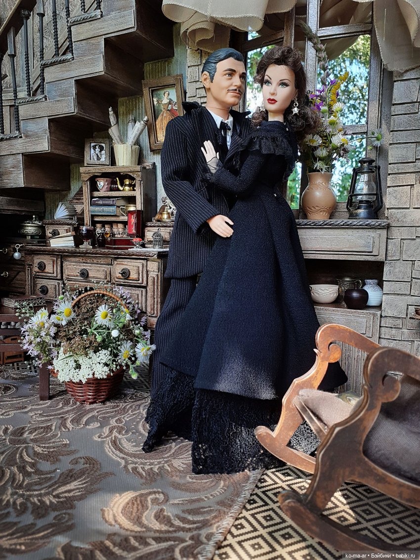 Комната с лестницей и окном