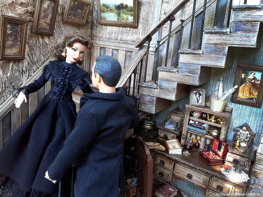 Комната с лестницей и окном