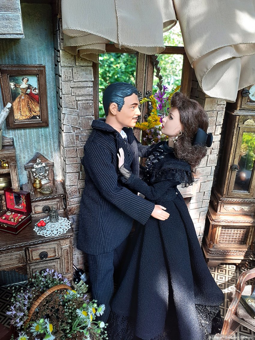 Комната с лестницей и окном