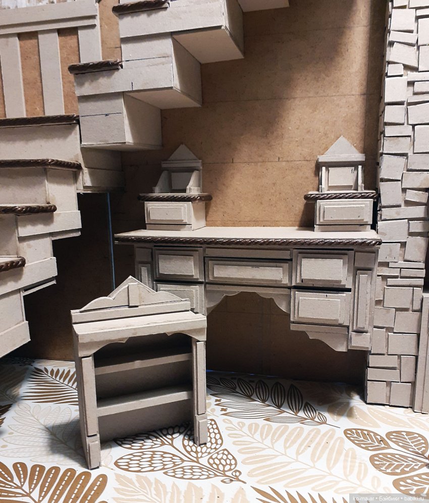 Комната с лестницей и окном (фото 4)