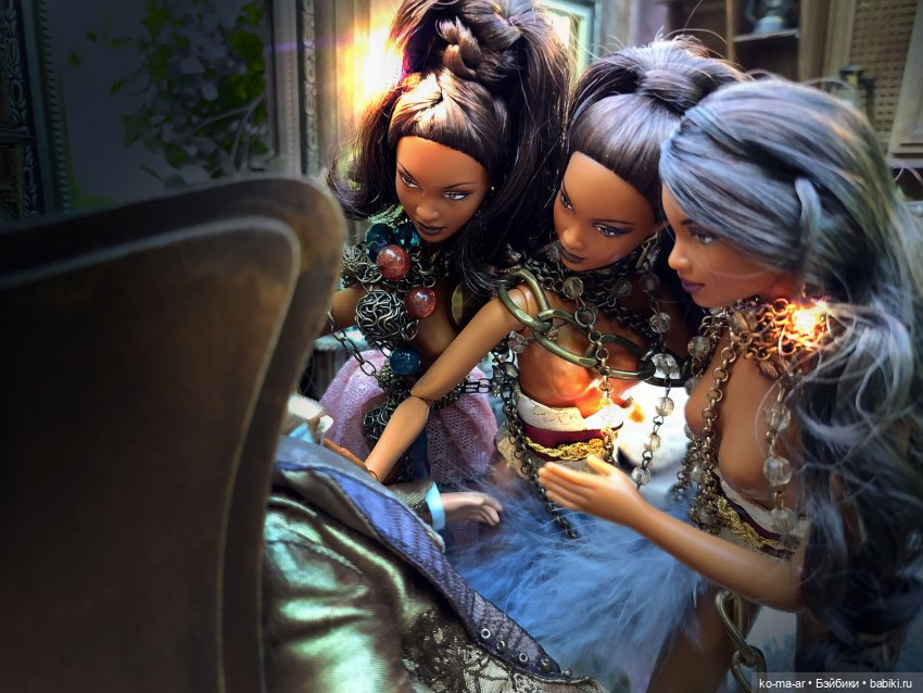 Анонс / Вампиры или семейные хроники графов Дракула-Карди