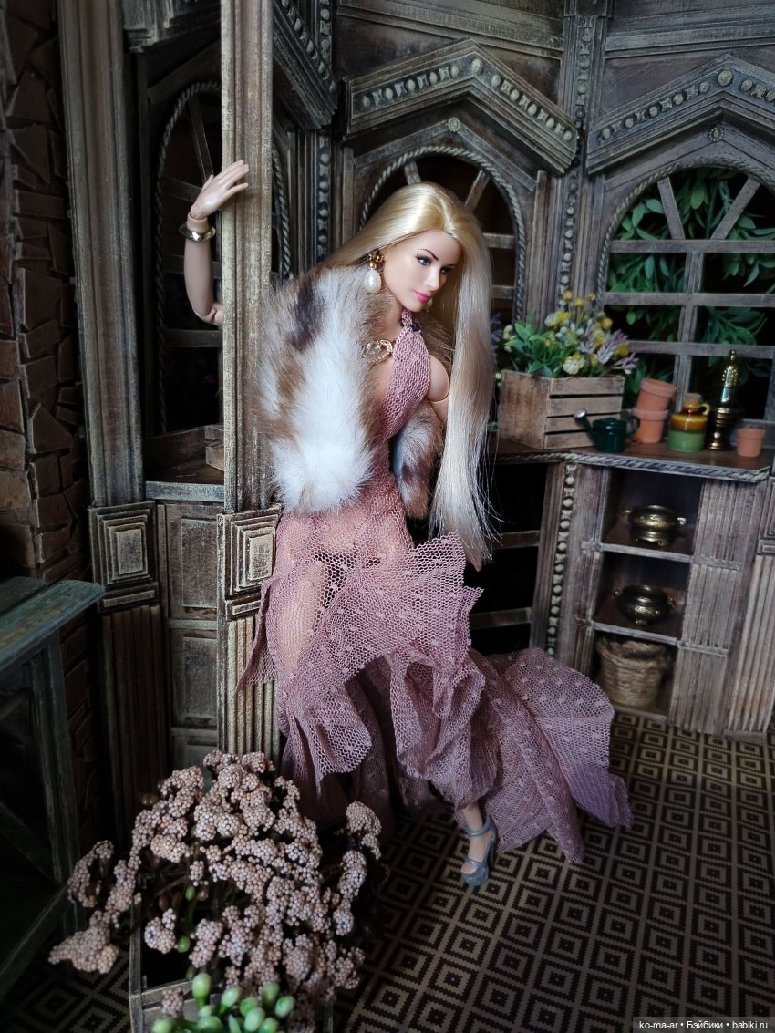 Барби Грейс Келли х 3 / Расследование