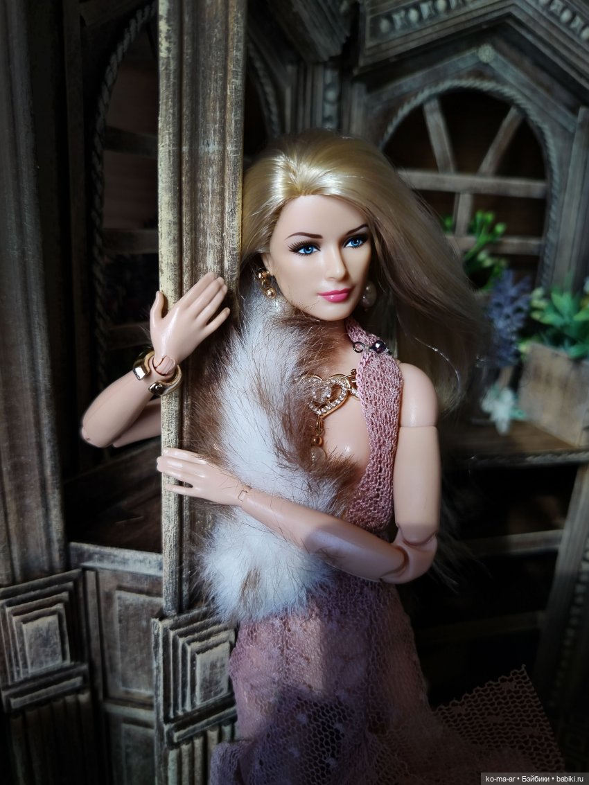 Барби Грейс Келли х 3 / Расследование