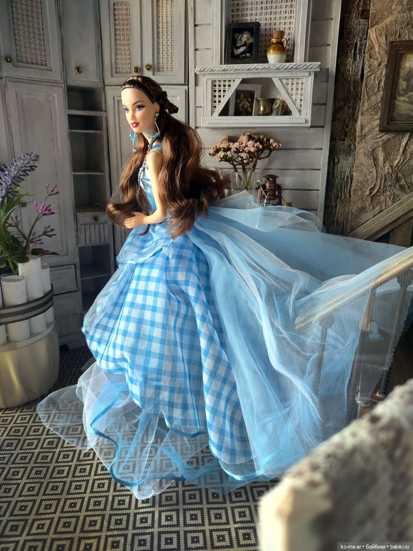 Barbie Dorothy Wizard Fantasy Glamour 2013