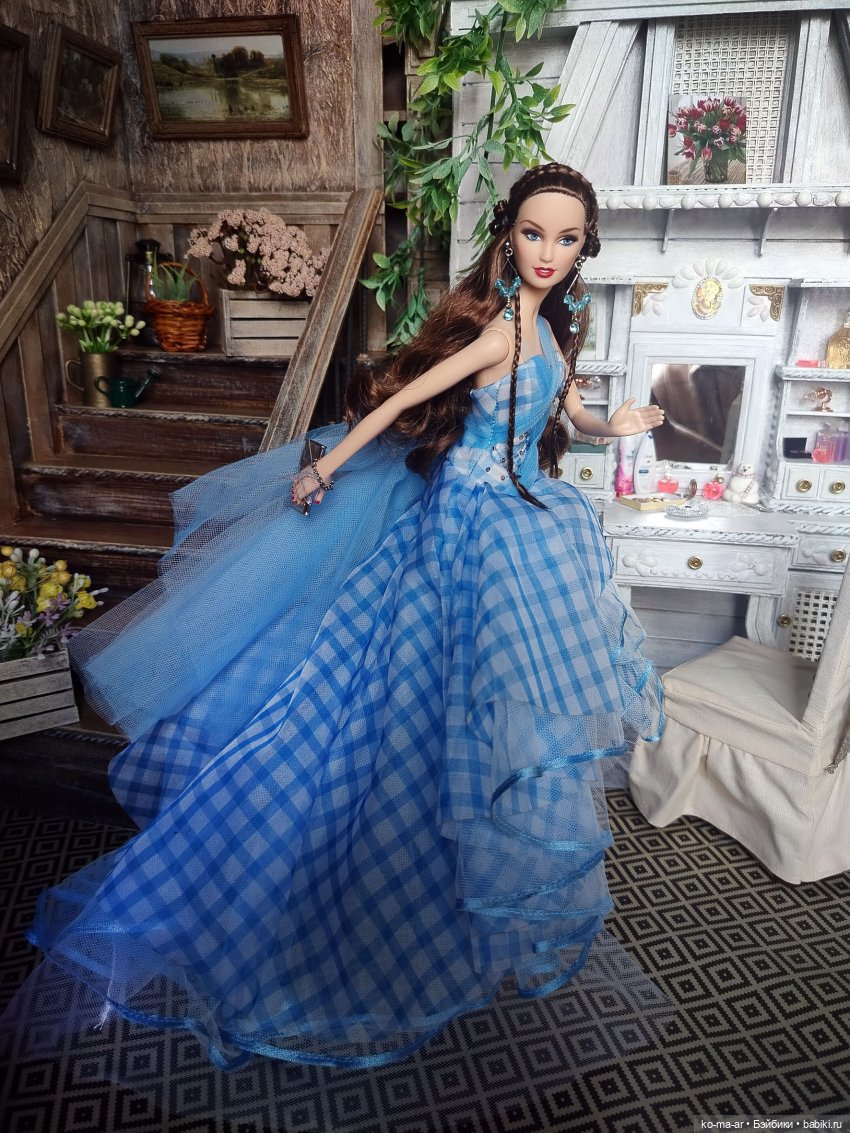 Barbie Dorothy Wizard Fantasy Glamour 2013