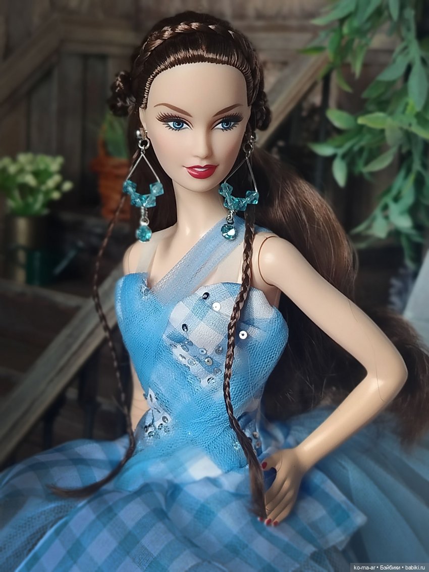 Barbie Dorothy Wizard Fantasy Glamour 2013