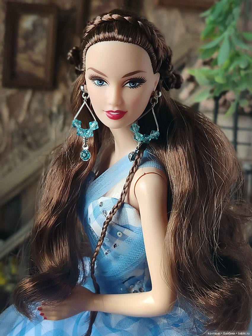 Barbie Dorothy Wizard Fantasy Glamour 2013
