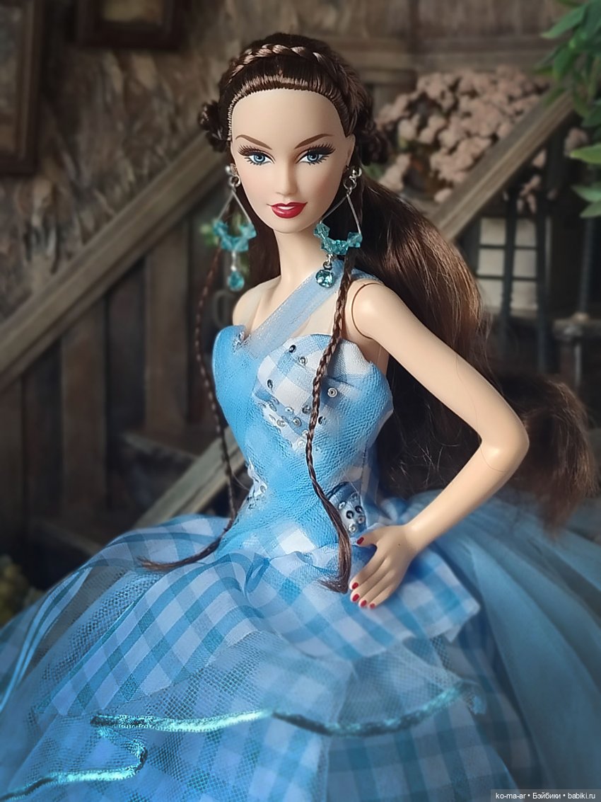 Barbie Dorothy Wizard Fantasy Glamour 2013
