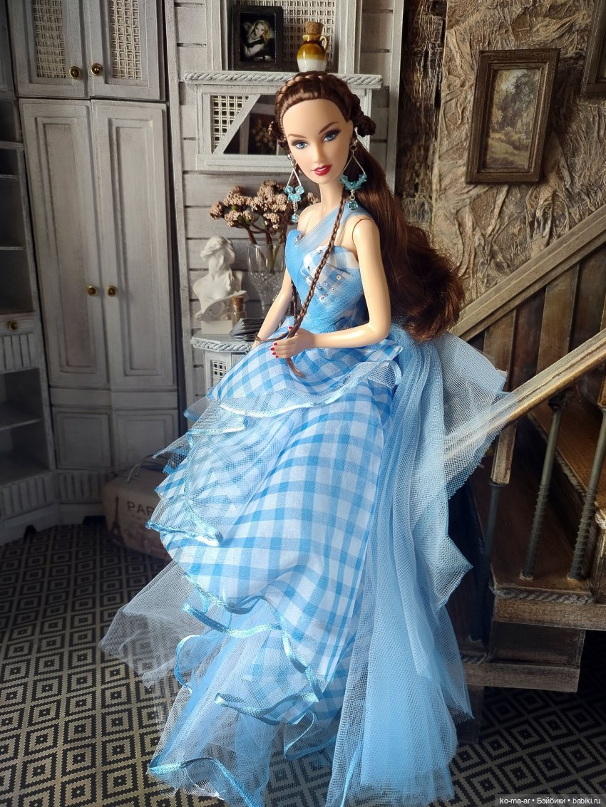Barbie Dorothy Wizard Fantasy Glamour 2013