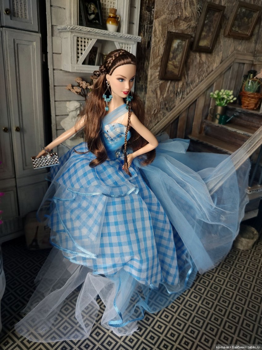 Barbie Dorothy Wizard Fantasy Glamour 2013