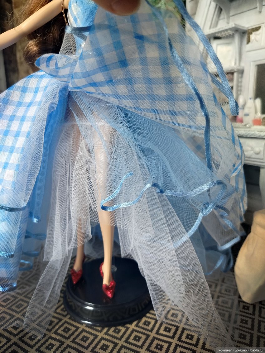 Barbie Dorothy Wizard Fantasy Glamour 2013